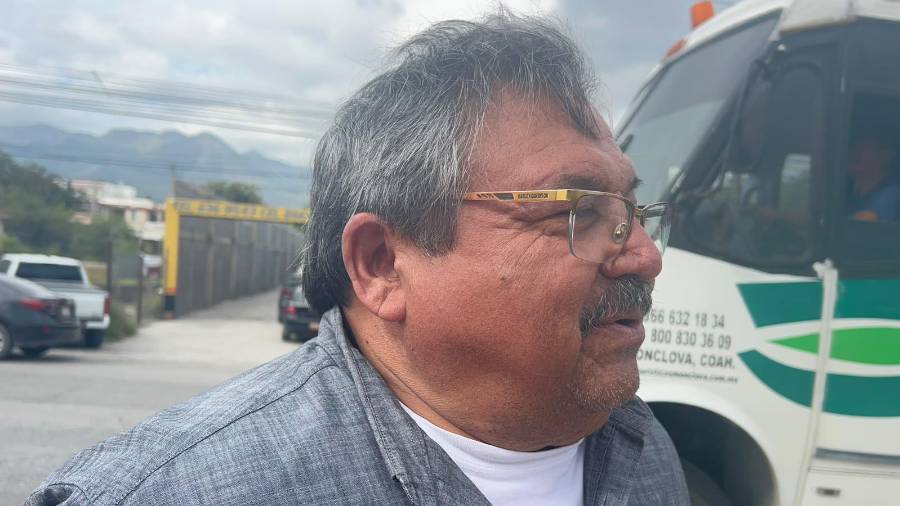 Gerardo Corral, transportista con 30 años de experiencia, denunció la inseguridad que enfrentan los operadores en las carreteras de México.