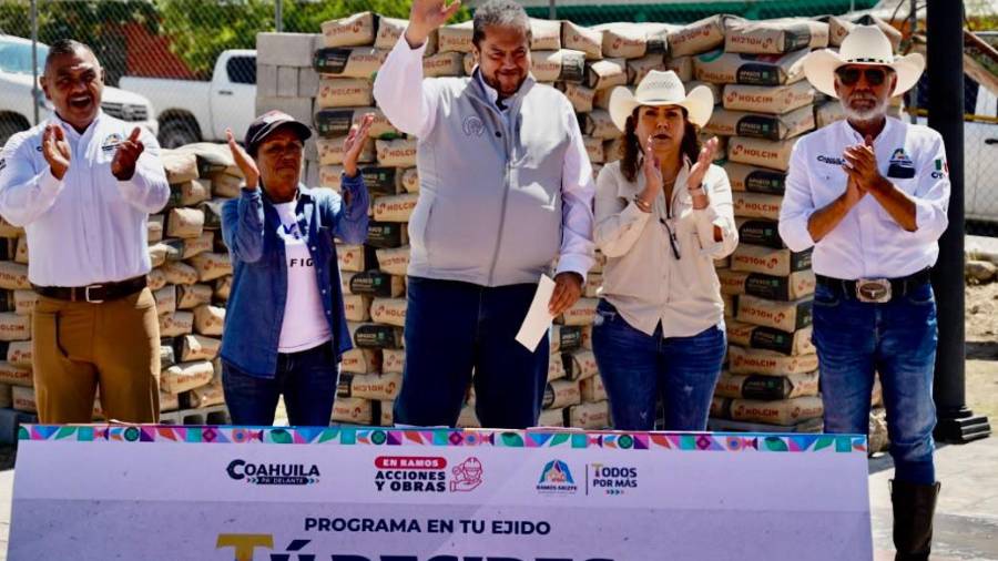 Habitantes de comunidades rurales participan en la definición de las obras prioritarias mediante el programa “En tu ejido tú decides”.