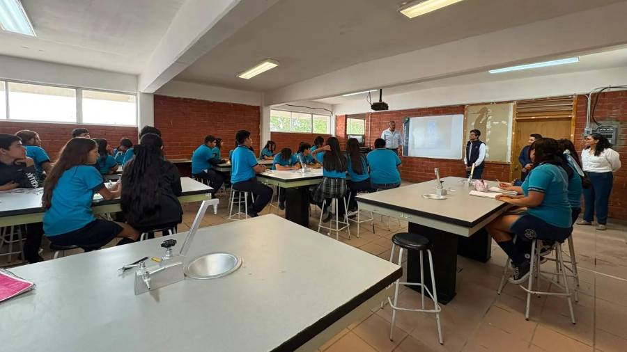La Secundaria Técnica No. 10 de Allende recibió obras de rehabilitación y equipamiento mediante un programa de apoyo educativo.