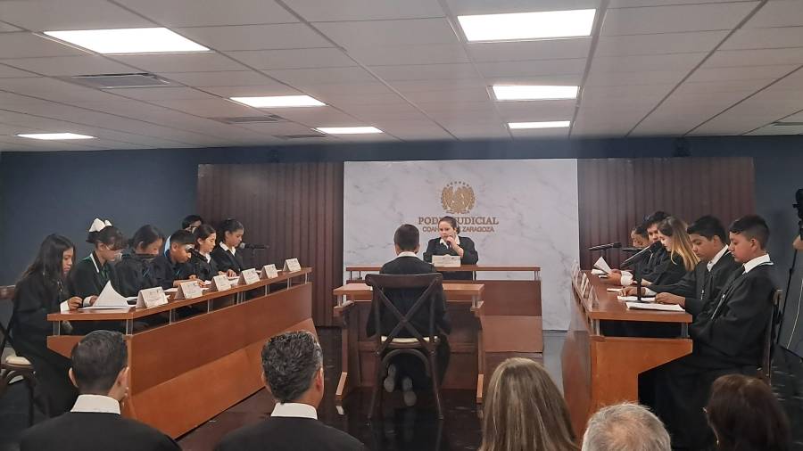 Durante la sesión infantil en Ciudad Judicial, los participantes reflexionaron sobre bullying, conflictos entre adultos y el impacto del uso excesivo de pantallas.