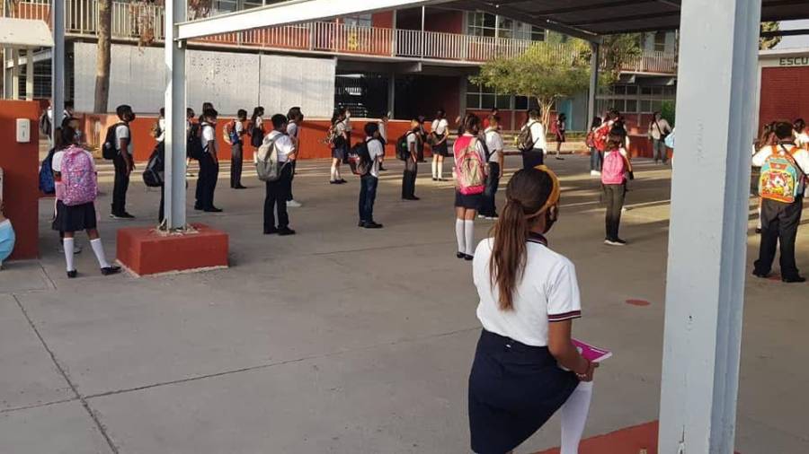 En la Región Centro se mantiene la comunicación entre directivos y autoridades educativas para detectar señales de alerta.