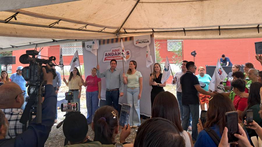 El alcalde Javier Díaz González dio el banderazo de inicio a la construcción del consultorio médico en la colonia Morelos, proyecto ganador de Participa Saltillo 2026 que beneficiará a habitantes del sector oriente de la ciudad.