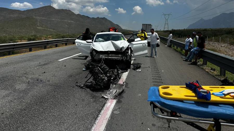 El MG3 terminó impactado contra la barrera metálica de contención a la altura del kilómetro 34 de la carretera.