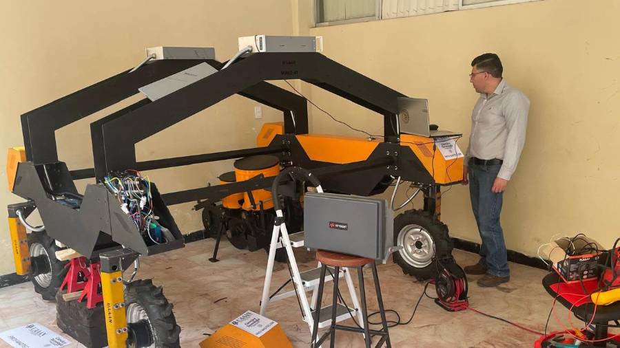 El prototipo fue diseñado para automatizar los procesos clave en la producción de granos básicos.