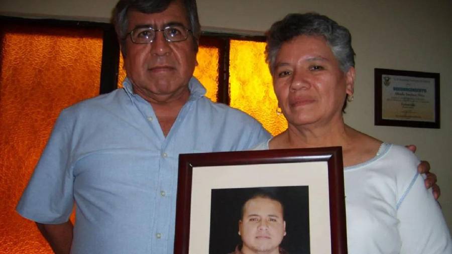 Acuerdo. Hoy la familia del reportero de El Imparcial recibirá una disculpa por parte del Estado, pero con el compromiso de que seguirán buscando qué pasó con su hijo.