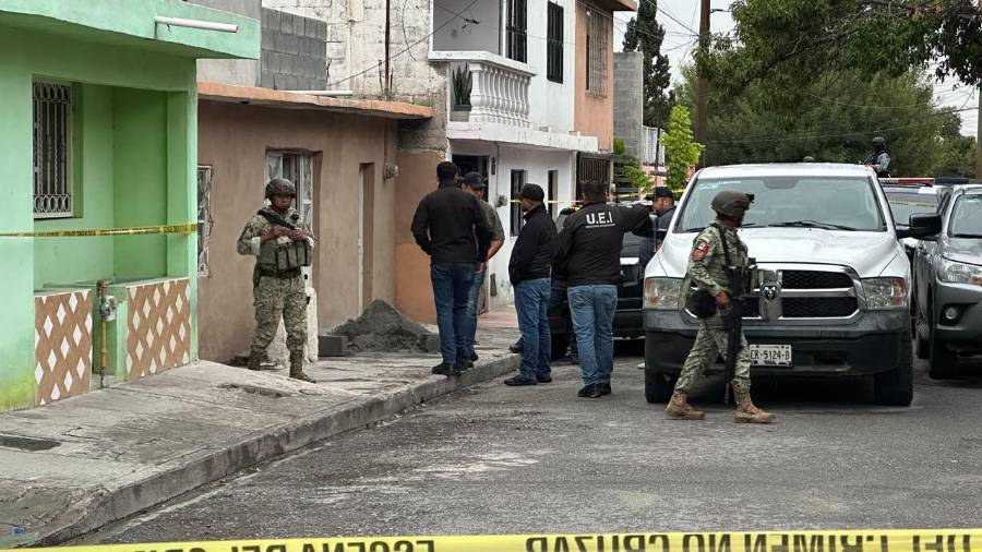 Autoridades estatales y federales desplegaron un operativo en la colonia Guayulera.
