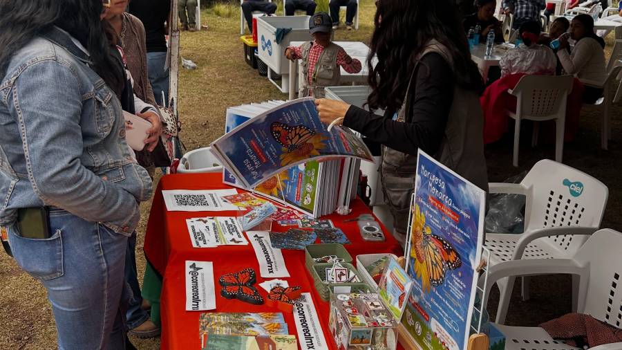 Correo Real compartió información sobre la conservación de la mariposa monarca. Las plantas nativas y las Abuelitas Monarca estuvieron presentes en el espacio de la organización.