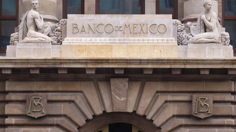 Banxico identifica como uno de los principales retos la inseguridad pública en territorio mexicano.