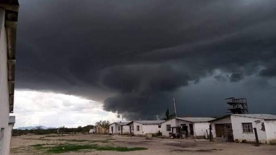 El hombre fue localizado sin vida después de una tormenta eléctrica registrada en comunidades rurales al sur de Saltillo; la FGE investiga la causa del fallecimiento.
