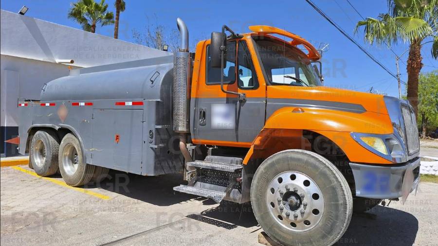 Un hombre fue vinculado a proceso luego de ser detenido en Frontera mientras transportaba dos mil litros de diésel en un tractocamión sin acreditar su legal procedencia.