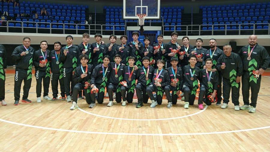 Jugadores, entrenadores y familias celebraron las medallas obtenidas por las selecciones coahuilenses en la Arena BUAP.