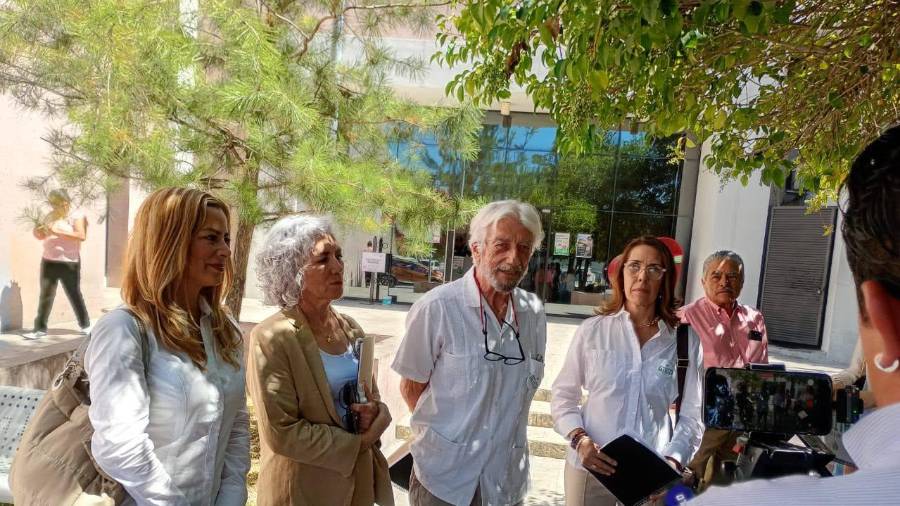 Armando López Romero, coordinador de la Organización de Vecinas y Vecinos de Saltillo (centro), destacó la importancia de dar seguimiento a los acuerdos para convertir las propuestas ciudadanas en resultados.