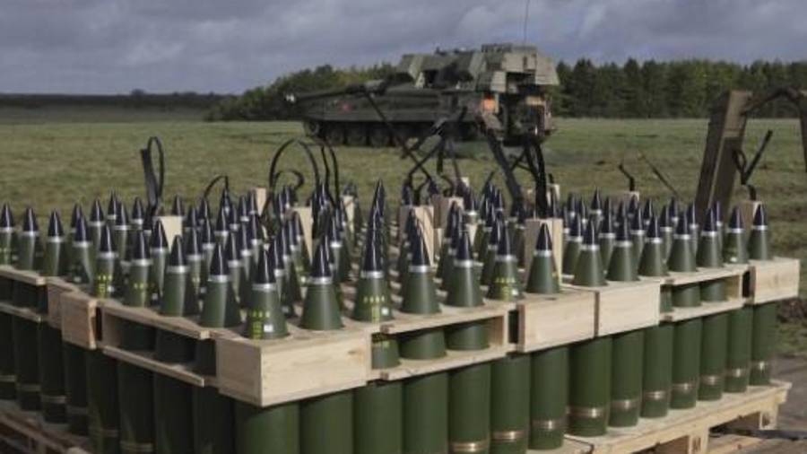 Encuestaron a más de 2500 estadounidenses por teléfono y en línea entre el 23 de octubre y el 3 de noviembre, con un margen de error de más o menos 1,96 puntos porcentuales.