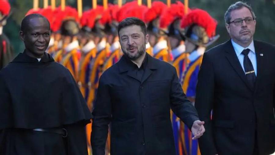 En circunstancias normales, los mandatos de Zelensky y del parlamento de Ucrania habrían finalizado en mayo y agosto de 2024, respectivamente.