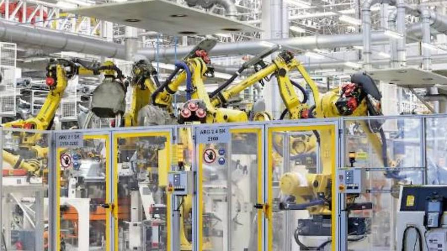 La Serie 3 de BMW es otro de los modelos más afectados, pues su exportación cayó 23.4% en los primeros cuatro meses del año.