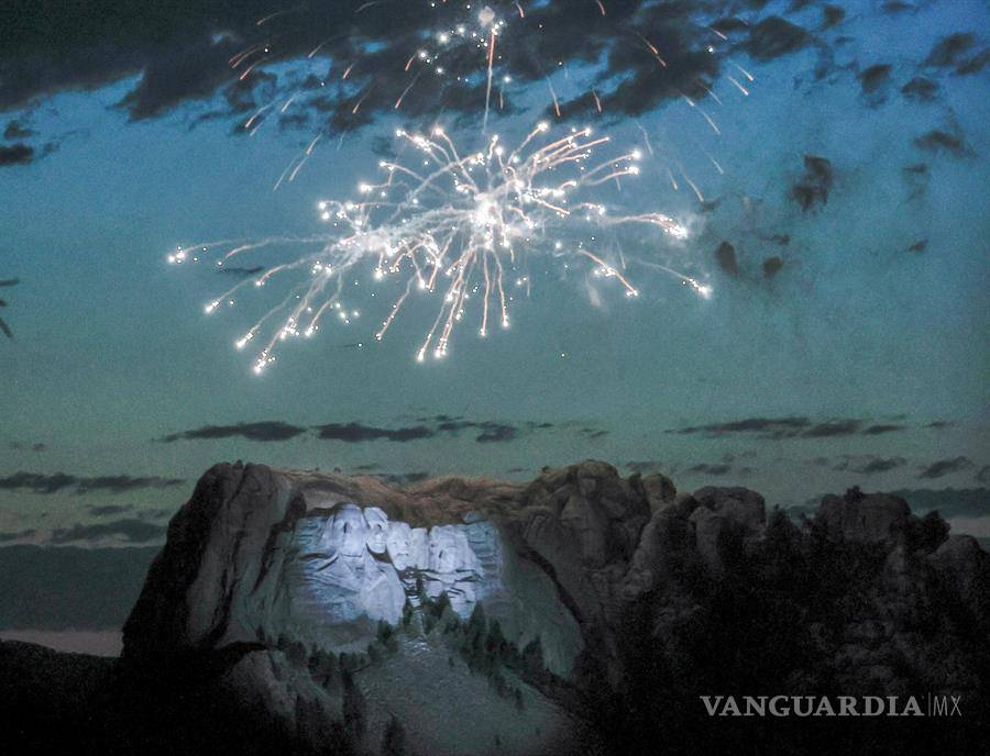 $!Así celebra Donald Trump Trump los festejos del 4 de julio en el Monte Rushmore en plena crisis sanitaria por el COVID-19 en EU (fotos)