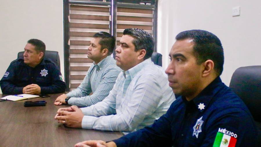 Autoridades municipales revisaron estrategias conjuntas de prevención y respuesta policial para fortalecer la seguridad en la Región Sureste.