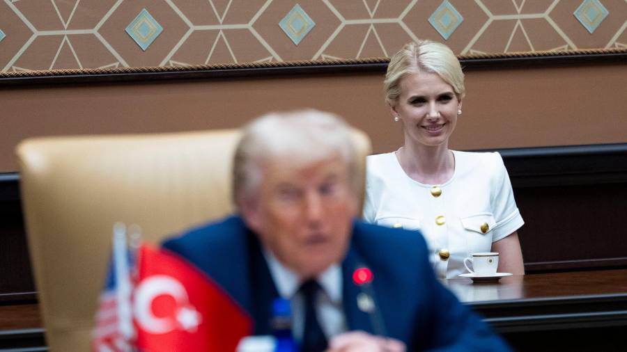Ella es la ayudante más devota de Trump. ¿Qué hace exactamente?