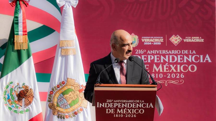 Pedro López Heredia, sobrino de AMLO, trabaja en la Secretaría de Gobierno de Veracruz, confirmó Ricardo Ahued, quien negó que su parentesco influyera en su contratación.