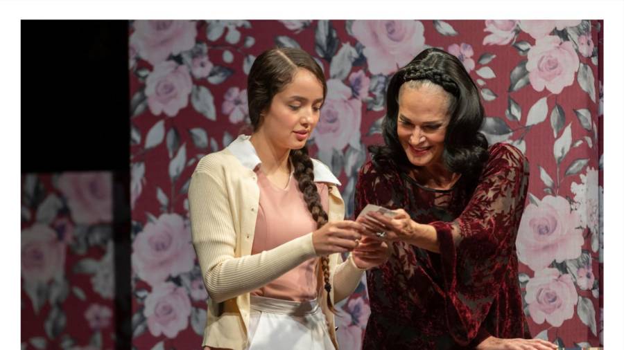 ¡Charla de lujo! Alejandro Ramírez: El placer de dirigir a Isaura Espinoza