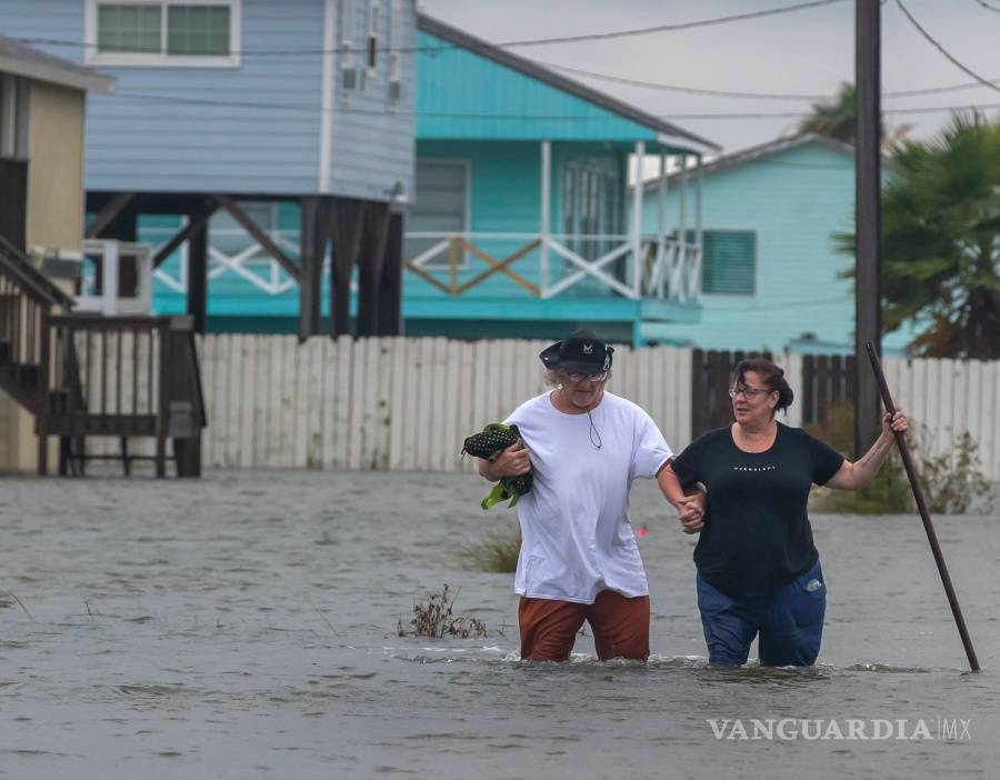 $!Tormenta Beta ahoga las calles de Houston y Galveston después de tocar tierra