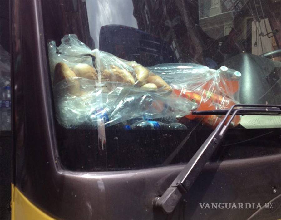 $!Llevan "acarreados" del Edomex al "Grito" de Peña en el Zócalo, por cuarto año consecutivo