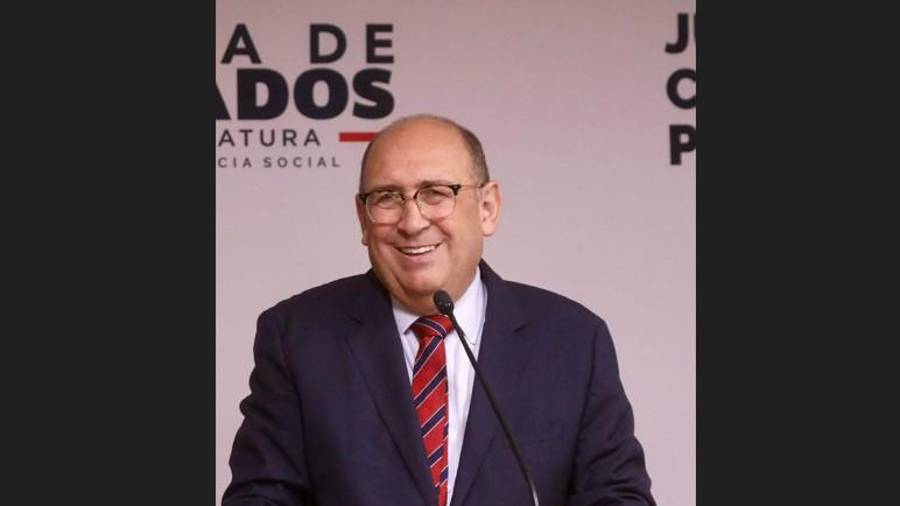 Rubén Moreira Valdez presentó una iniciativa para definir quién debe responder por los retrasos y cancelaciones de vuelos.