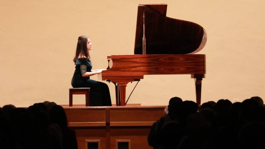 La pianista interpretó obras de Wolfgang Amadeus Mozart, Frédéric Chopin y Felix Mendelssohn, entre otros compositores clásicos.