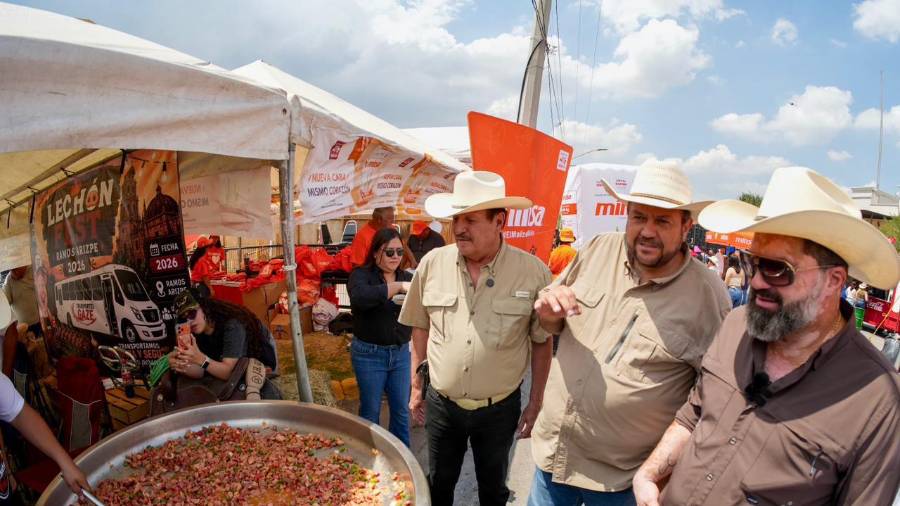 La Alameda “Miguel Ramos Arizpe” registró una importante afluencia de visitantes desde temprana hora.