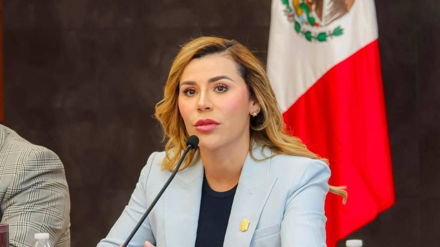Marina del Pilar, refiere el periodista Raymund Riva Palacio, “está atrapada en una telaraña de la cual no puede salir” desde que en mayo del año pasado le retiraron su visa estadounidense y fue “sujeta a una investigación criminal”.