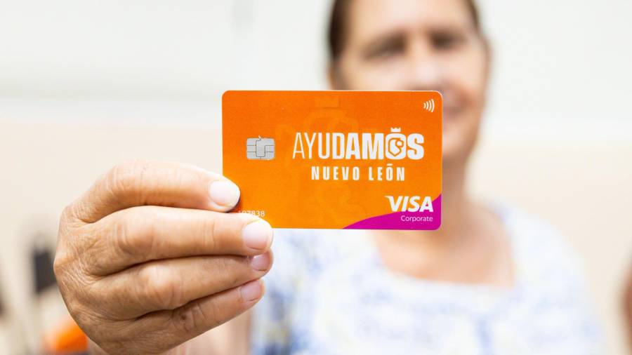 Servicios Broxel, con domicilio en la Ciudad de México, fue contratada en mayo pasado por la Administración del emecista Samuel García para surtir la tarjeta naranja “Ayudamos”