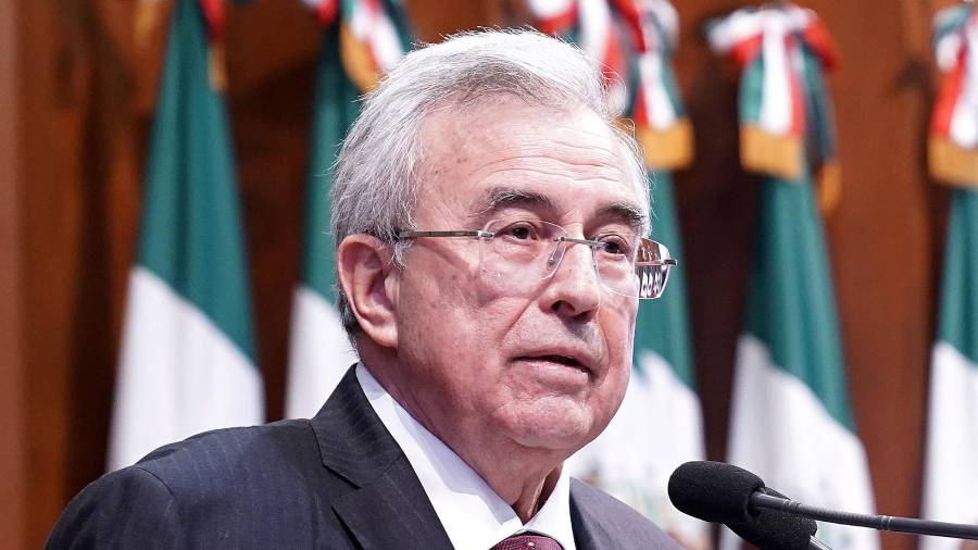 Raymundo Riva Palacio califica la acusación hecha por EU contra Rocha Moya y nueve funcionarios más como “brutal”, por coludirse con el crimen a cambio de sobornos y apoyo político.