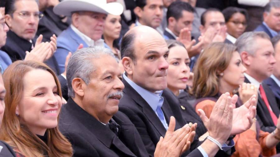 Tereso Medina (centro) asegura que hay grabaciones y videos que sustentan las investigaciones.