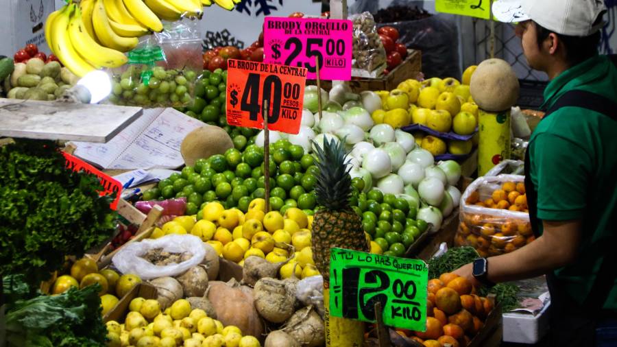 La Profeco confirmó que productores y comercios mantendrán el precio de la canasta básica en 910 pesos como parte del Pacic.