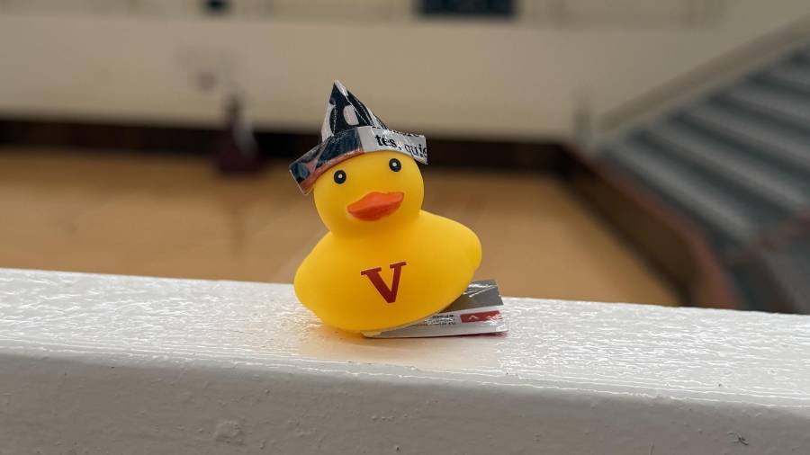 Misión. Quienes localicen uno de estos patitos deberán personalizarlo a su gusto, con pintura, accesorios o el toque creativo que prefieran.