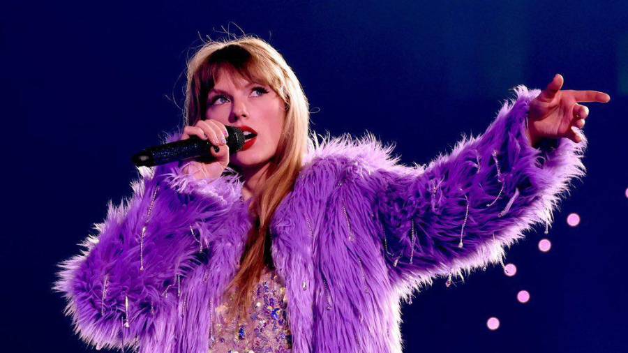 La cantante y compositora le quitó el trono a Rihanna.