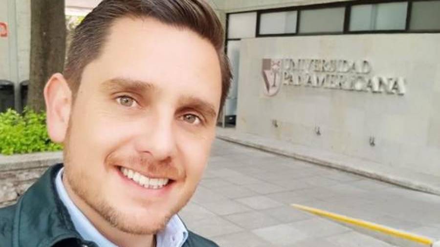 David Boone de la Garza es abogado egresado de la UAdeC y tiene formación jurídica sólida.