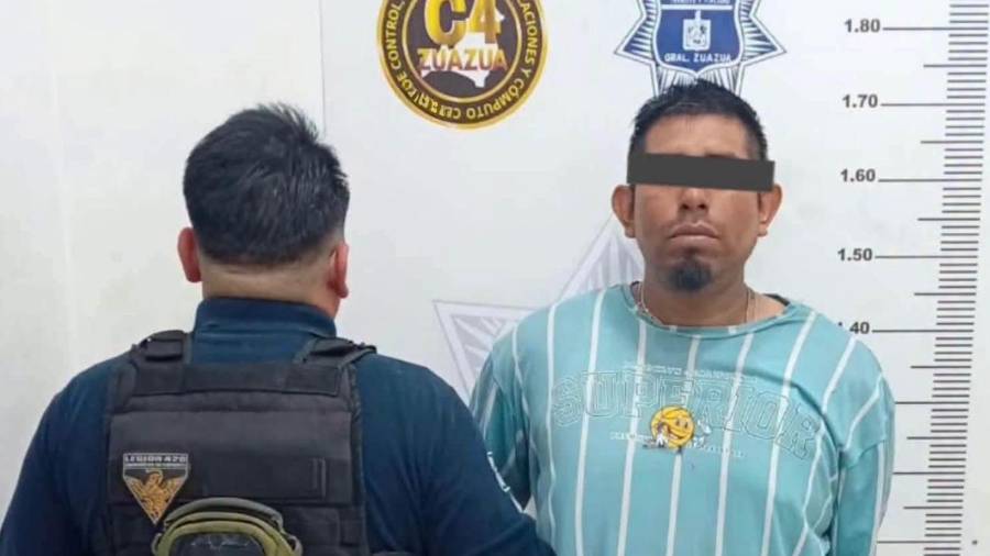 En un arranque de celos amenazó con machete al hijo del propietario de una tienda de abarrotes y le prendió fuego al negocio porque el GPS del celular de su esposa le marcaba que su mujer estaba ahí, en Nuevo León.