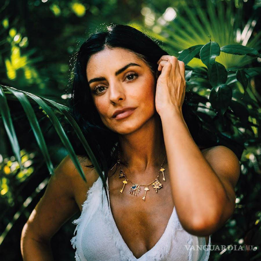 $!Aislinn Derbez