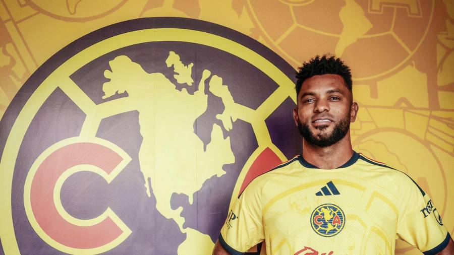 Miguel Borja portó por primera vez la camiseta azulcrema durante su presentación como refuerzo del América.