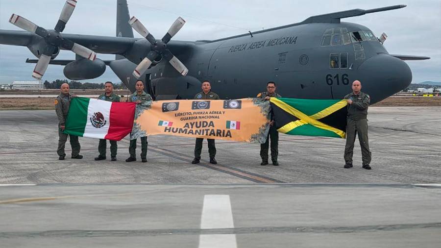 5 mil 400 litros de agua purificada, cascos de seguridad y linternas son algunos de los insumos enviados.