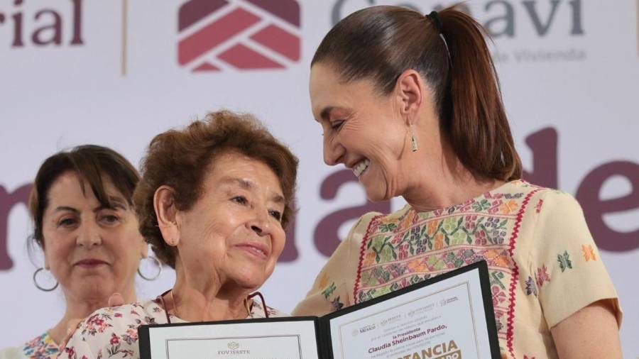 En Emiliano Zapata, Morelos, la Presidenta formalizó la condonación de créditos “impagables” y sostuvo que el gobierno debe “beneficiar a la gente de manera justa”.