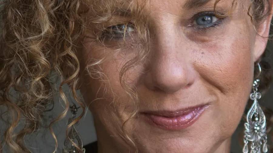 La fotógrafa estadounidense del Washington Post Heidi Levine fue brutalmente atacada por colonos israelíes en los olivares del pueblo de Abu Falah, cerca de Ramala,