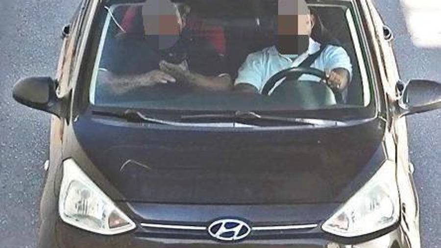 Dos detenidos enfrentan cargos por amenazas y cohecho, además de los robos denunciados.