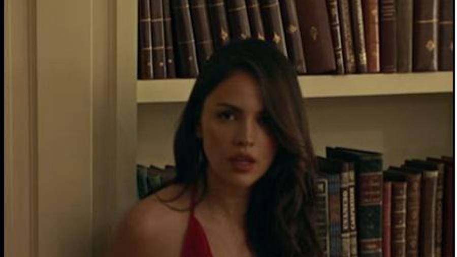 Eiza González protagoniza este comercial de la plataforma de criptomonedas.