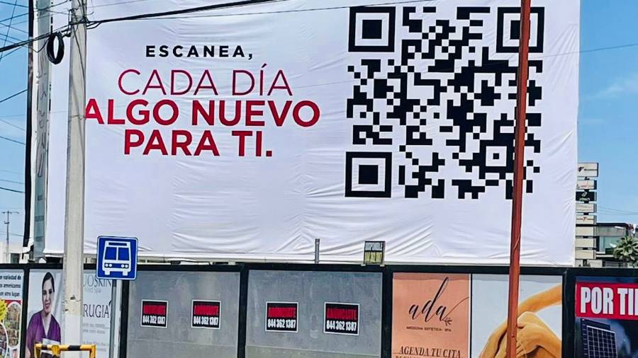 Diez mil personas se conectan con Código QR de Chema Fraustro