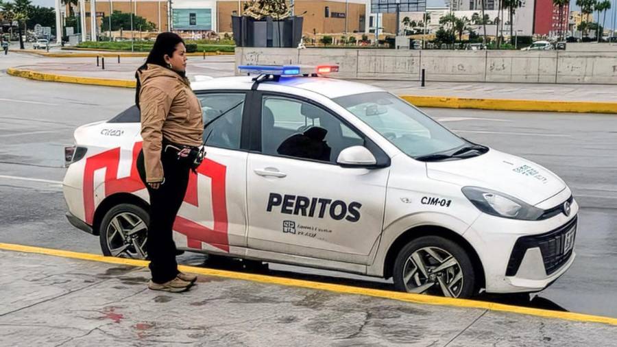 Peritos del Centro de Justicia Municipal se mantienen desplegados en vialidades con alta carga vehicular.