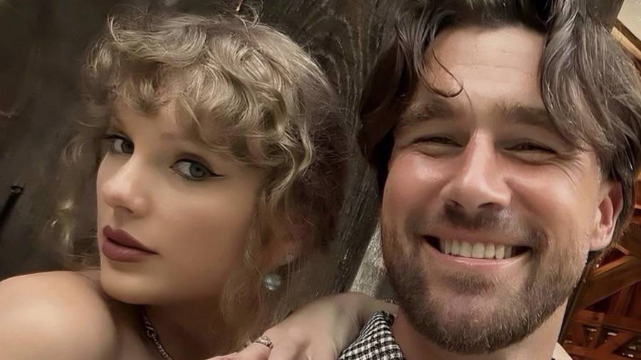 Evento. Taylor Swift y Travis Kelce reunieron a figuras del espectáculo y del deporte durante la celebración de su enlace en Nueva York.