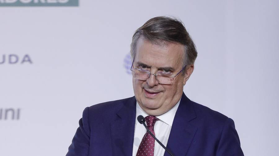 El secretario de Economía de México, Marcelo Ebrard, en el IX Congreso Iberoamericano CEAPI en Ciudad de México. Ebrard alentó a los países iberoamericanos a llegar “a tiempo” a la nueva economía de datos e IA.