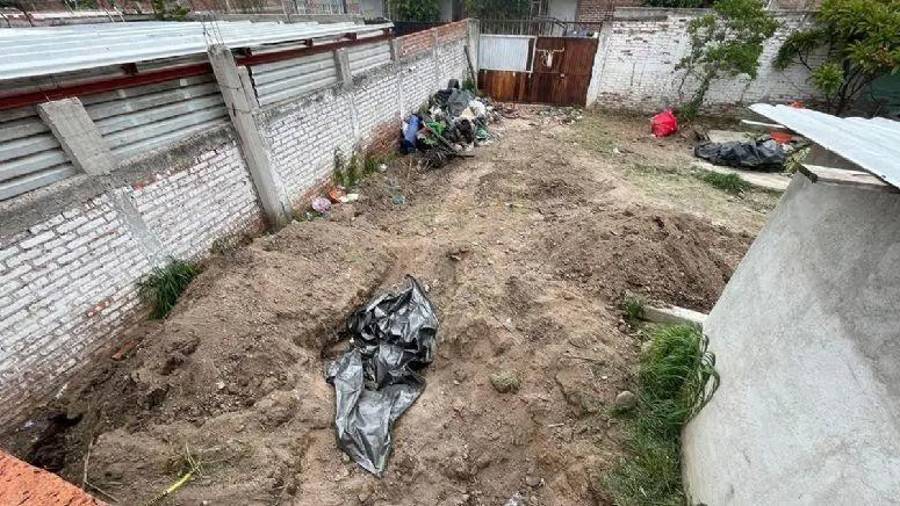 Encuentran 12 cuerpos en fosa clandestina de Guanajuato